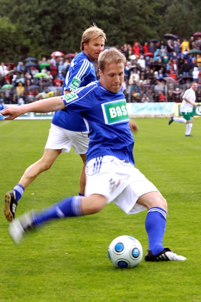 Mertesacker Pocher Lahm   090.jpg